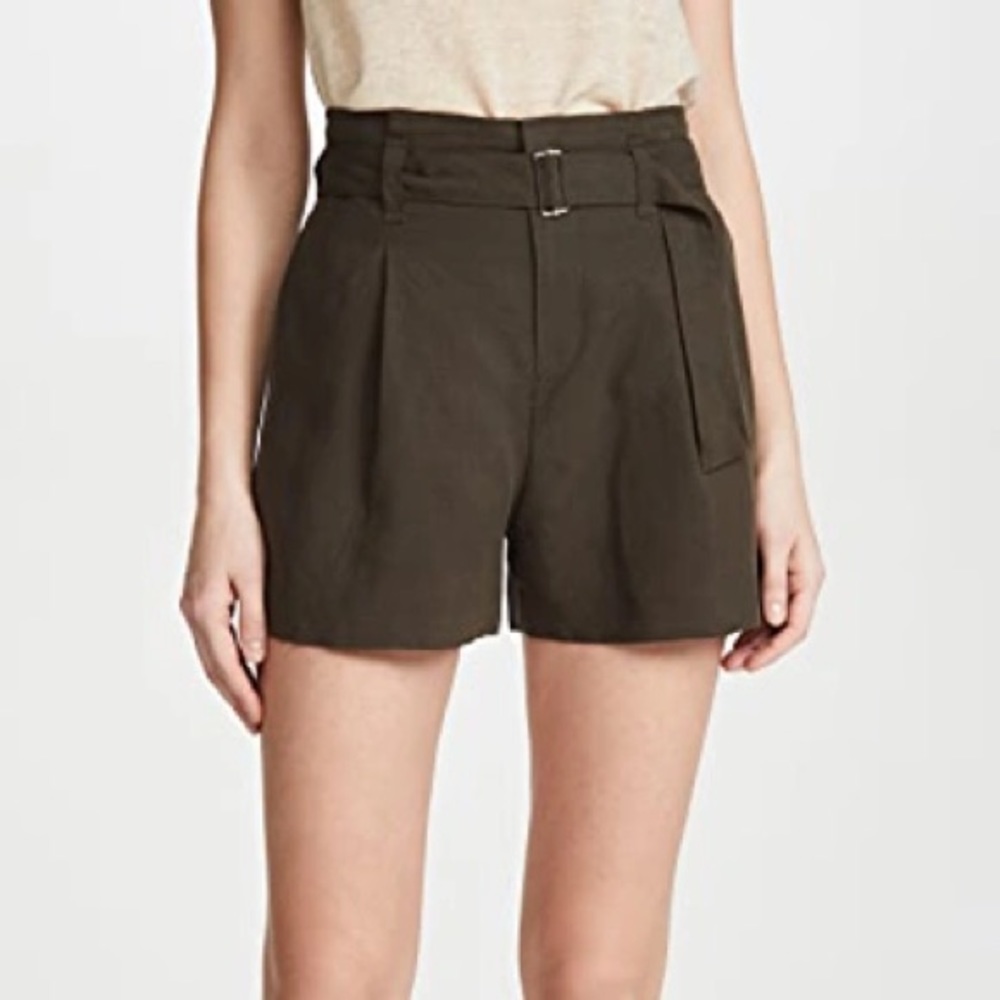 Club Monaco DARCEE BELTED SHORTS IN OLIVE. Size: 12